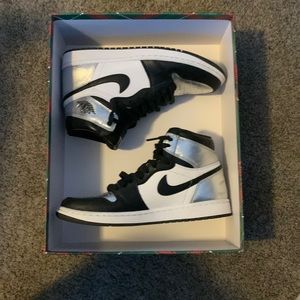 Air Jordan 1 Retro high OG (silver toe)